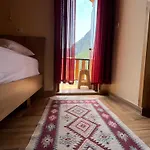 Shtepiza Casa de hóspedes 3*