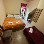 招待所 Shtepiza 3*